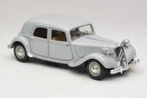 Citroen 15CV Six Grijs Maisto 1:18 31837 Metaal — afbeelding 6 van 8