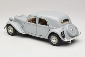 Citroen 15CV Six Grijs Maisto 1:18 31837 Metaal — afbeelding 7 van 8