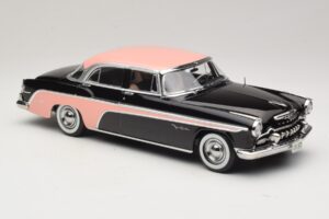 DeSoto Fireflite Sedan Zwart & Roze KK-Scale 1:18 KKDC181542 Metaal — afbeelding 4 van 6