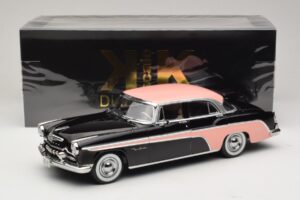 DeSoto Fireflite Sedan Zwart & Roze KK-Scale 1:18 KKDC181542 Metaal — afbeelding 6 van 6