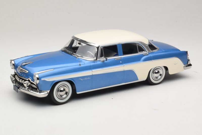 DeSoto Fireflite Sedan Blauw Metallic & Crème KK-Scale 1:18 KKDC181544 Metaal