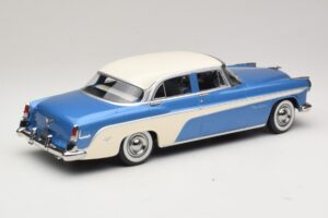 DeSoto Fireflite Sedan Blauw Metallic & Crème KK-Scale 1:18 KKDC181544 Metaal — afbeelding 2 van 6