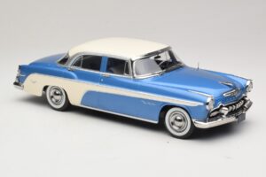 DeSoto Fireflite Sedan Blauw Metallic & Crème KK-Scale 1:18 KKDC181544 Metaal — afbeelding 4 van 6
