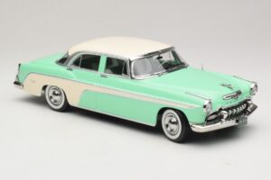 DeSoto Fireflite Sedan Lichtgroen & Crème KK-Scale 1:18 KKDC181543 Metaal — afbeelding 4 van 6