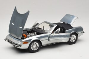 Ferrari 365 GTS Chrome Silver Hot Wheels 1:18 25738 Metaal — afbeelding 2 van 8