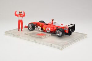 Ferrari F2004 #1 M. Schumacher F1 World Champion 2004 Met Racepak Hot Wheels 1:18 B66221 Metaal — afbeelding 5 van 6