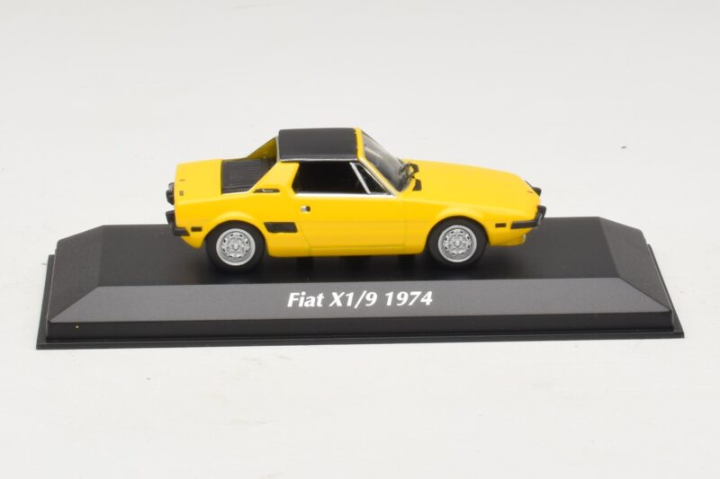 Fiat X1/9 Geel Maxichamps 1:43 940121660 Metaal