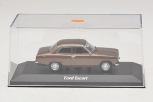 Ford Escort Mk1 Bruin Metallic Maxichamps 1:43 940081000 Metaal — afbeelding 4 van 5