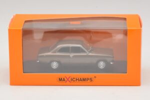 Ford Escort Mk1 Bruin Metallic Maxichamps 1:43 940081000 Metaal — afbeelding 5 van 5