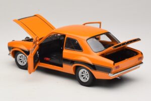 Ford Escort Mk1 RS1600 AVO Oranje Met Zwarte Strepen Minichamps 1:18 100688104 Metaal — afbeelding 5 van 8