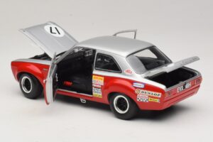 Ford Escort Mk1 TC #17 Stewart / C. Craft RAC Tourist Trophy Silverstone 1970 Minichamps 1:18 100708117 Metaal — afbeelding 5 van 8