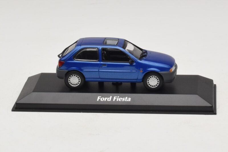 Ford Fiesta Mk4 Blauw Metallic Maxichamps 1:43 940085061 Metaal