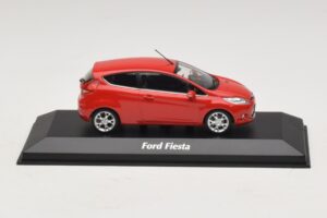 Ford Fiesta Mk7 Rood Maxichamps 1:43 Ford Fiesta Mk7 Rood Maxichamps 1:43 940088000 Metaal
