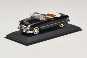 Ford FL Cabriolet Zwart Minichamps 1:43 400082231 Metaal — afbeelding 2 van 5