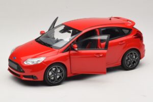 Ford Focus ST Mk2 Rood Minichamps 1:18 110082002 Metaal — afbeelding 2 van 8