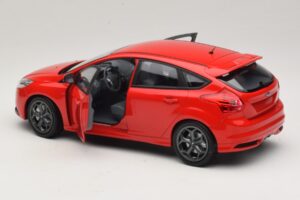 Ford Focus ST Mk2 Rood Minichamps 1:18 110082002 Metaal — afbeelding 5 van 8