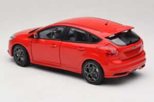Ford Focus ST Mk2 Rood Minichamps 1:18 110082002 Metaal — afbeelding 7 van 8