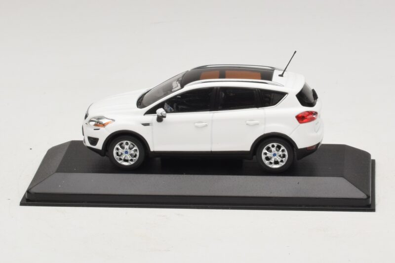 Ford Kuga Mk1 Wit Dealer Editie Minichamps 1:43 KUGA002 Metaal