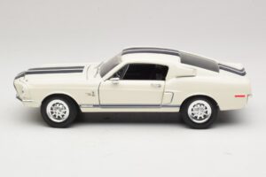 Ford Shelby GT500KR Wit Road Legends 1:18 92168 Metaal — afbeelding 4 van 8