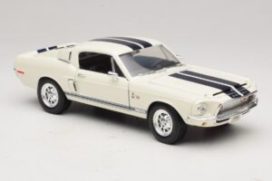Ford Shelby GT500KR Wit Road Legends 1:18 92168 Metaal — afbeelding 6 van 8