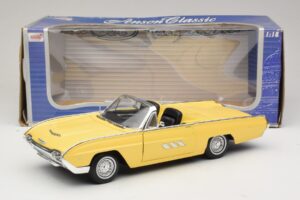 Ford Thunderbird Cabriolet Geel Anson 1:18 30334-P1 Metaal — afbeelding 8 van 8