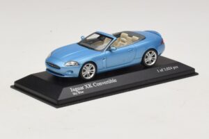 Jaguar XK X150 Cabriolet Lichtblauw Metallic Minichamps 1:43 400130530 Metaal — afbeelding 2 van 5