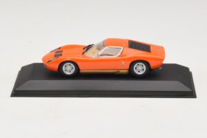 Lamborghini Miura P400 Oranje Minichamps 1:43 430103002 Metaal