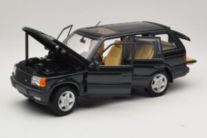 Land Rover Range Rover P38A 4.6 HSE Groen Metallic AUTOart 1:18 70010 Metaal — afbeelding 2 van 8