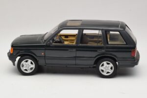 Land Rover Range Rover P38A 4.6 HSE Groen Metallic AUTOart 1:18 70010 Metaal — afbeelding 4 van 8