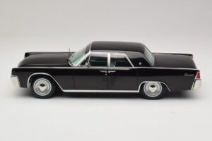Lincoln Continental Zwart KK-Scale 1:18 KKDC181483 Metaal — afbeelding 3 van 6