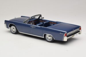 Lincoln Continental Convertible Blauw Metallic The Lincoln Lawyer KK-Scale 1:18 KKDC181522 Metaal — afbeelding 6 van 7