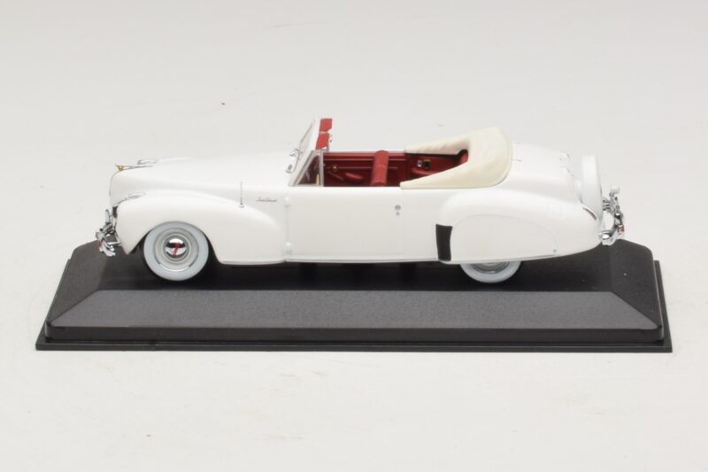 Lincoln Continental Cabriolet Wit Minichamps 1:43 400082501 Metaal