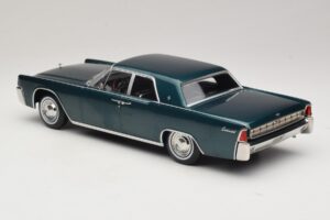 Lincoln Continental Donkergroen Metallic Matrix Reloaded & Revolutions KK-Scale 1:18 KKDC181481 Metaal — afbeelding 5 van 6