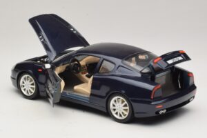 Maserati 3200 GT Blauw Bburago 1:18 3371-P1 Metaal — afbeelding 5 van 8