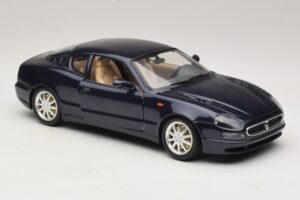 Maserati 3200 GT Blauw Bburago 1:18 3371-P1 Metaal — afbeelding 6 van 8