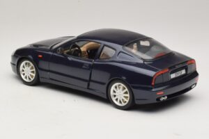 Maserati 3200 GT Blauw Bburago 1:18 3371-P1 Metaal — afbeelding 7 van 8