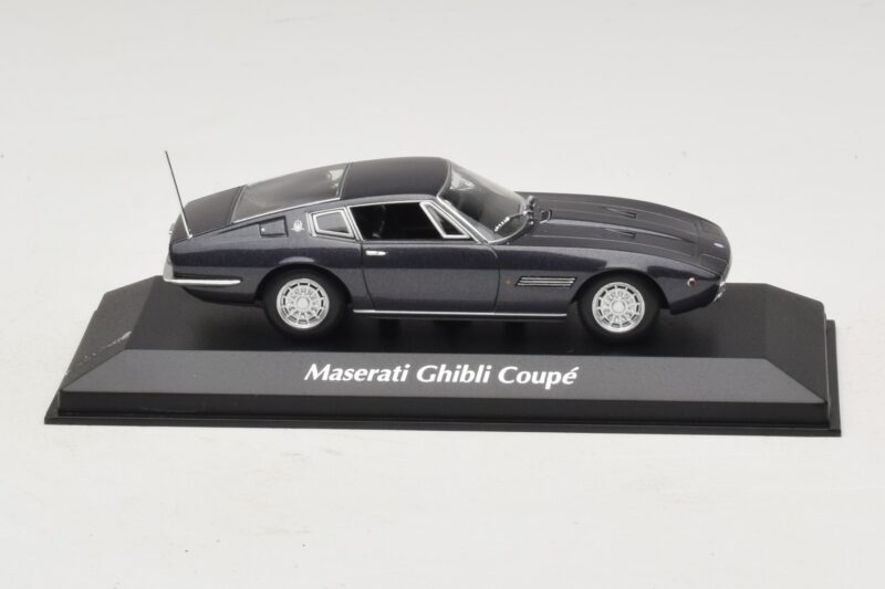 Maserati Ghibli Bruin Metallic Maxichamps 1:43 940123320 Metaal