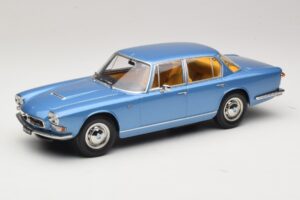 Maserati Quattroporte I Lichtblauw Metallic KK-Scale 1:18 Maserati Quattroporte I Lichtblauw Metallic KK-Scale 1:18 KKDC181514 Metaal