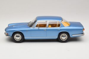 Maserati Quattroporte I Lichtblauw Metallic KK-Scale 1:18 KKDC181514 Metaal — afbeelding 3 van 6