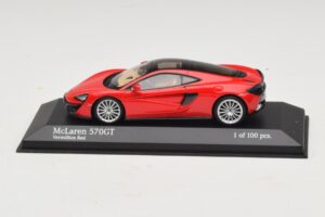 McLaren 570GT Vermillion Red Minichamps 1:43 537154522 Metaal