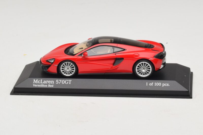 McLaren 570GT Vermillion Red Minichamps 1:43 537154522 Metaal