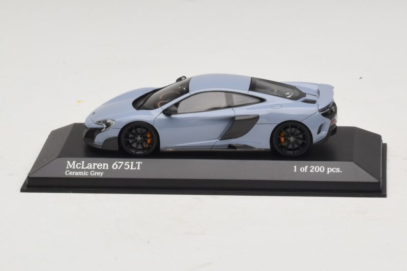McLaren 675LT Ceramic Grey Minichamps 1:43 537154420 Metaal