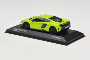 McLaren 675LT Napier Green Minichamps 1:43 537154422 Metaal — afbeelding 3 van 5