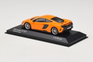 McLaren 675LT Oranje Minichamps 1:43 537154421 Metaal — afbeelding 3 van 5