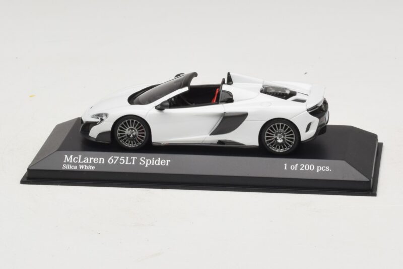 McLaren 675LT Spider Silica White Minichamps 1:43 537154432 Metaal
