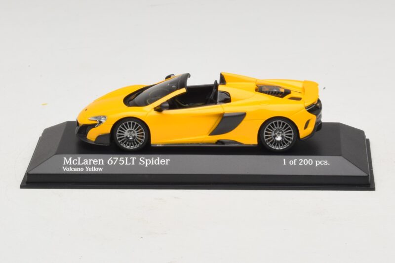 McLaren 675LT Spider Volcano Yellow Minichamps 1:43 537154430 Metaal