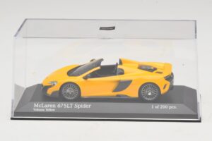 McLaren 675LT Spider Volcano Yellow Minichamps 1:43 537154430 Metaal — afbeelding 4 van 5