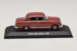 Mercedes 180 W120 Rood Maxichamps 1:43 940033101 Metaal