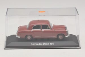 Mercedes 180 W120 Rood Maxichamps 1:43 940033101 Metaal — afbeelding 4 van 5
