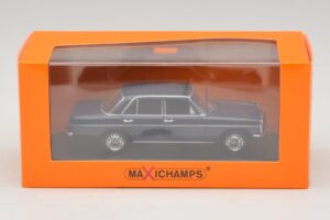 Mercedes 200D W115 Blauw Maxichamps 1:43 940034000 Metaal — afbeelding 5 van 5